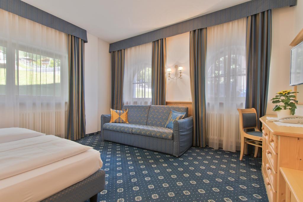 Garni La Dorada Apart otel Colfosco Oda fotoğraf