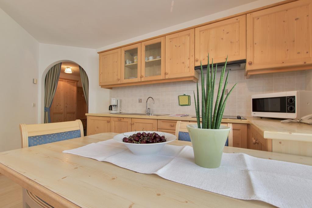 Garni La Dorada Apart otel Colfosco Oda fotoğraf